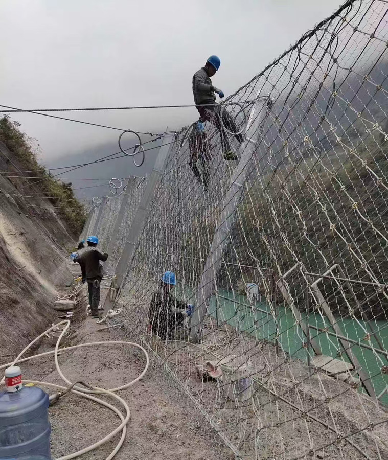 菱形被动防护网